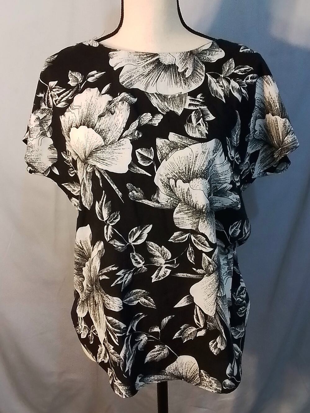 California Connections black top with large white flowers